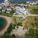 Selene & (adults Only) 5* Avsallar