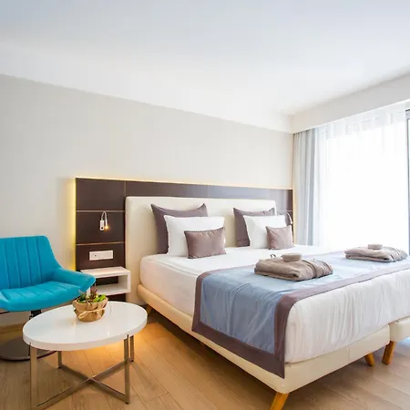 Selene & (adults Only) 5* Avsallar