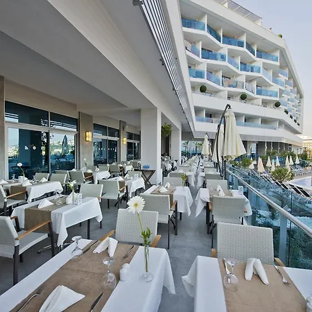 Selene & (adults Only) 5* Avsallar